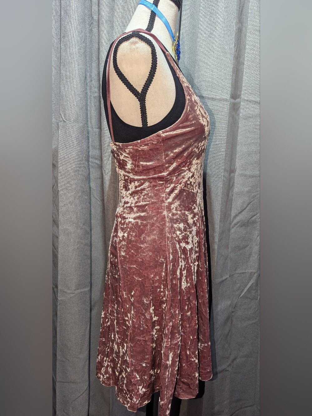 AMERICAN EAGLE OUTFITTERS Velour Strappy Mini Dress XS - Picture 3 of 14